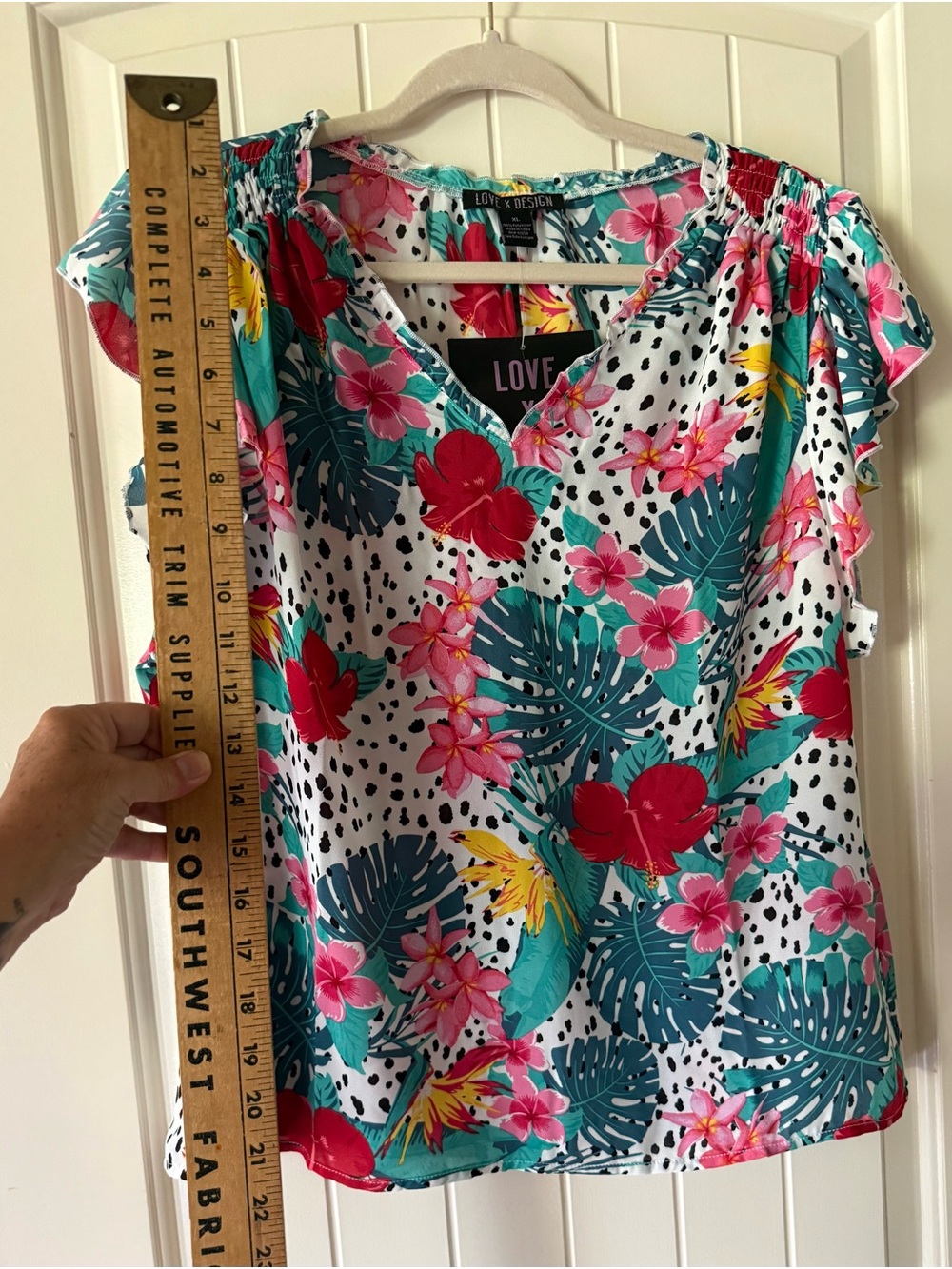 Tropical V Neck Flutter Sleeve Blouse NWT - Picture 6 of 9